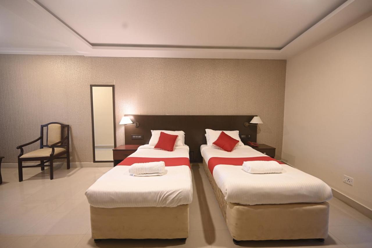 Hotel Bhagavath Gardens Chengannur Екстериор снимка