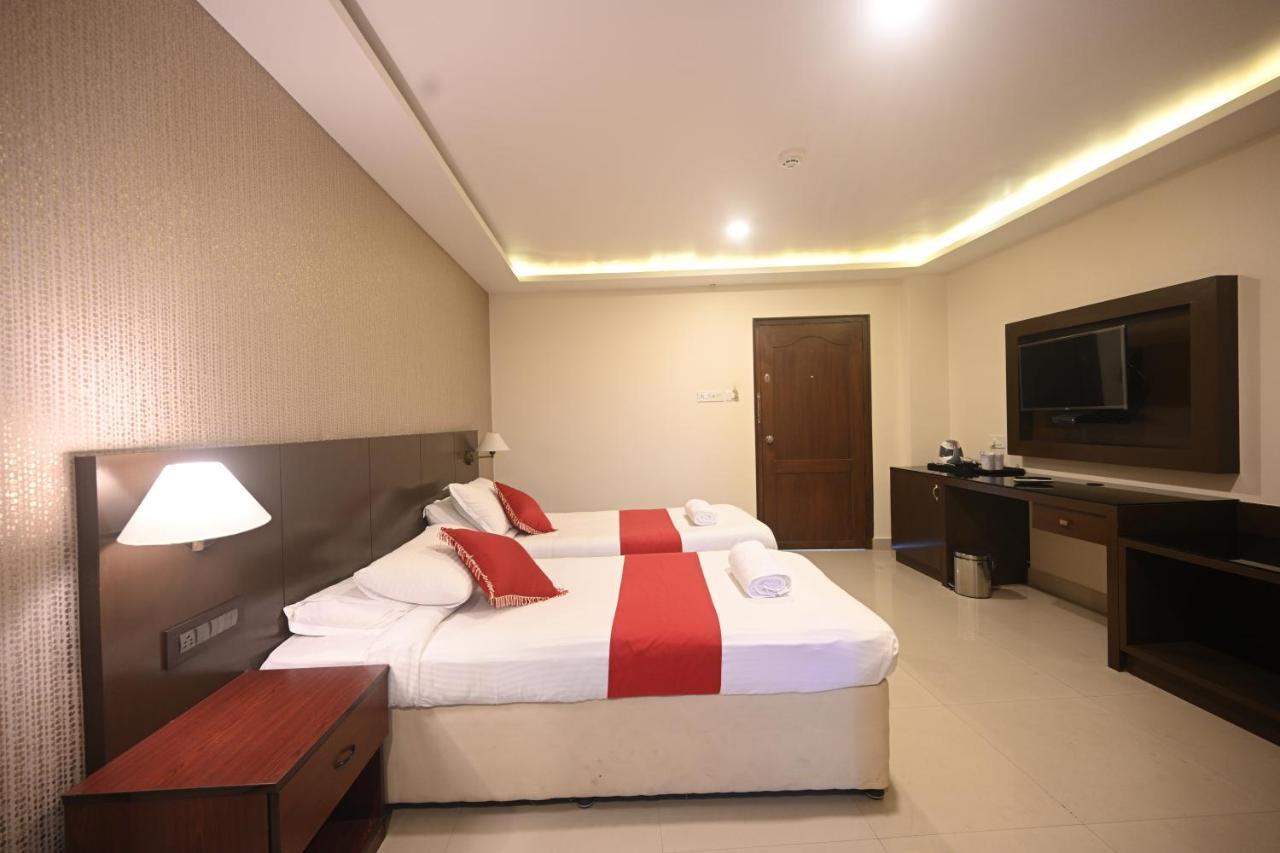 Hotel Bhagavath Gardens Chengannur Екстериор снимка