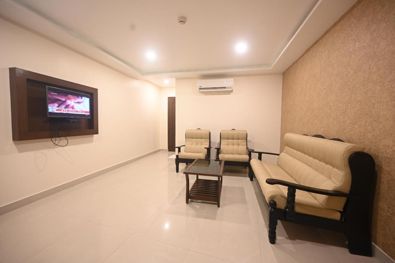 Hotel Bhagavath Gardens Chengannur Екстериор снимка