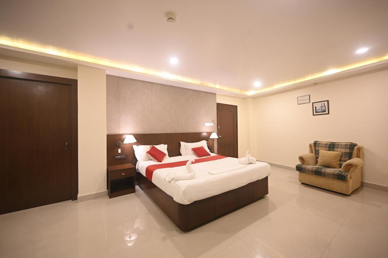 Hotel Bhagavath Gardens Chengannur Екстериор снимка