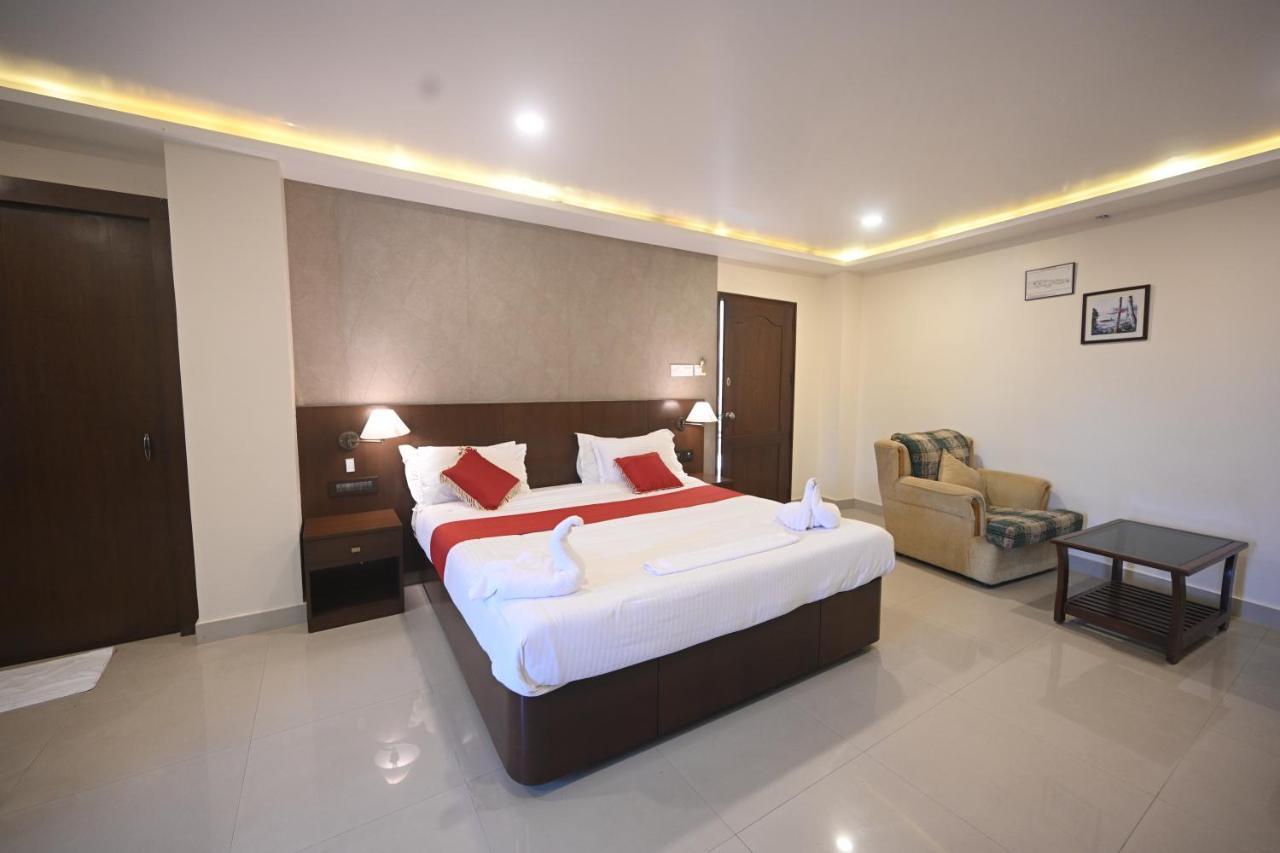 Hotel Bhagavath Gardens Chengannur Екстериор снимка