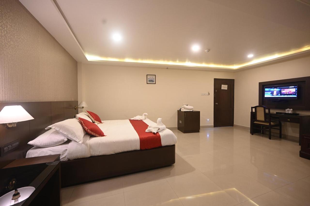 Hotel Bhagavath Gardens Chengannur Екстериор снимка