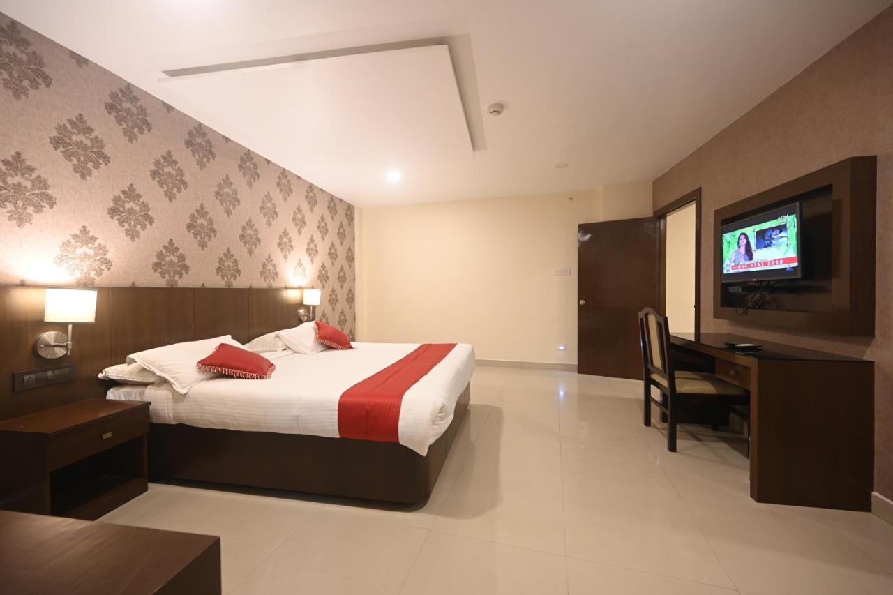 Hotel Bhagavath Gardens Chengannur Екстериор снимка