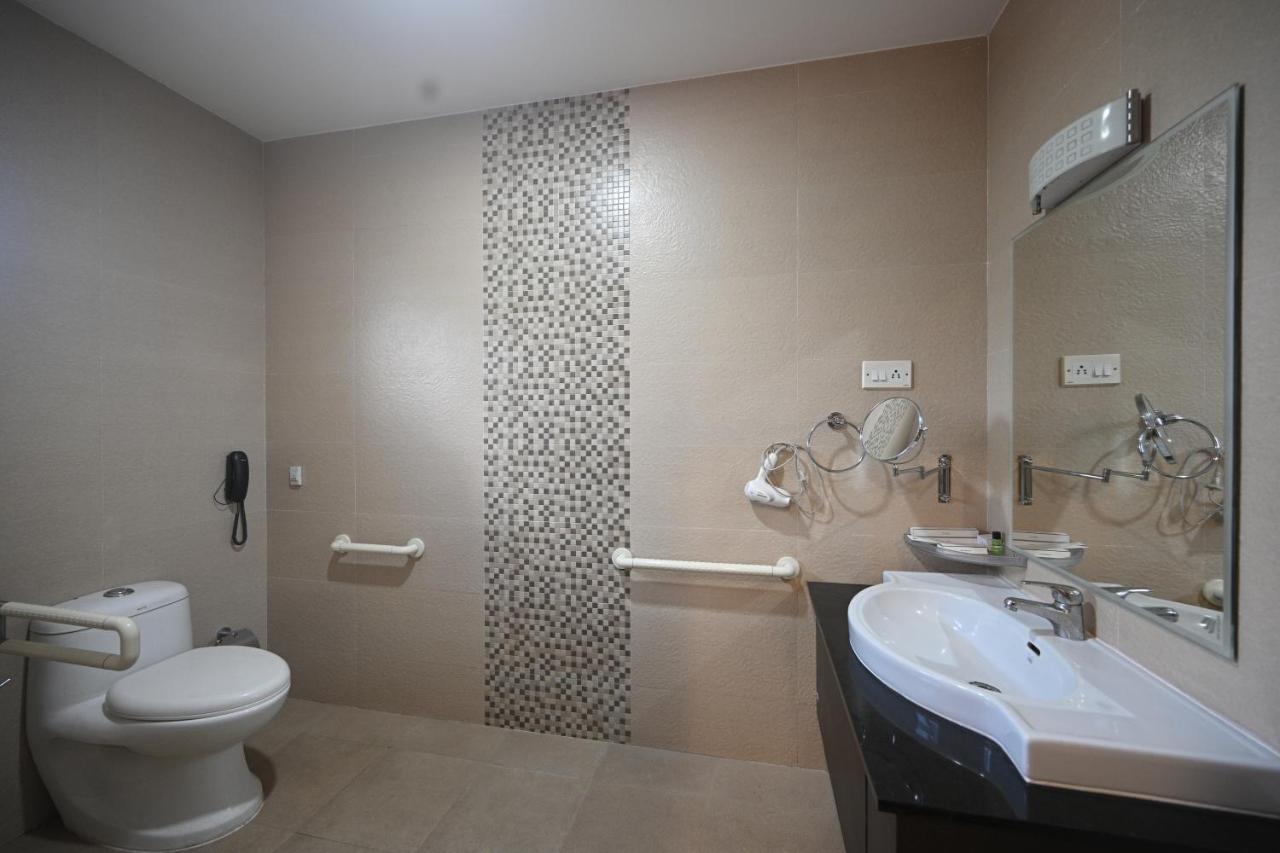 Hotel Bhagavath Gardens Chengannur Екстериор снимка