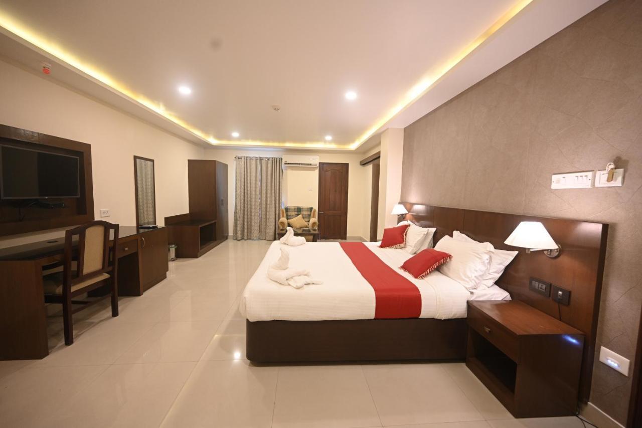 Hotel Bhagavath Gardens Chengannur Екстериор снимка